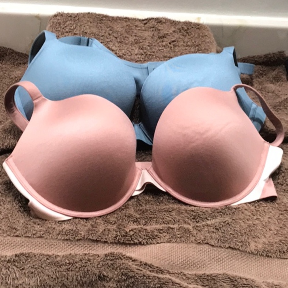 Set of 2 Spanx full coverage Bras 38D